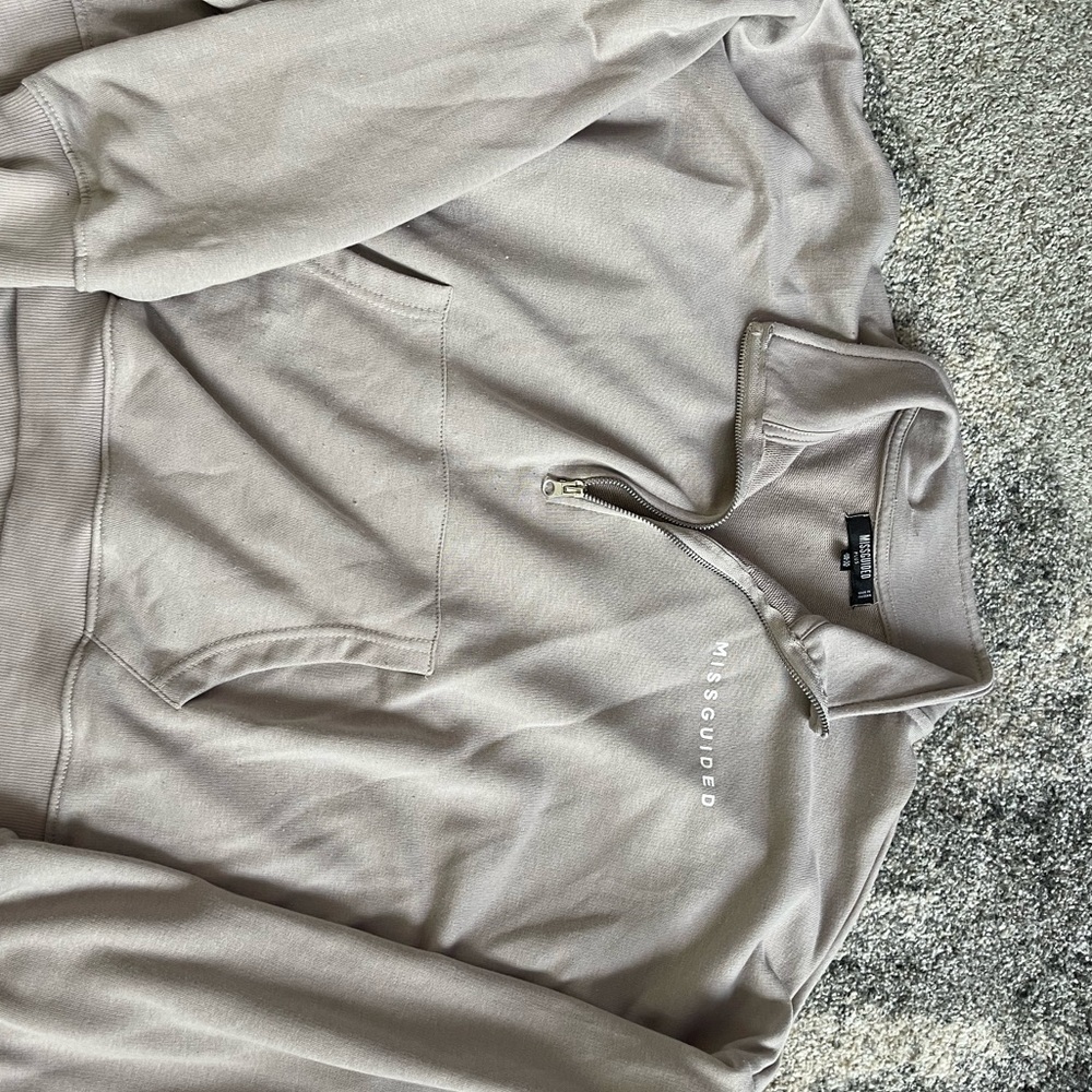 Crop jacket with zipper